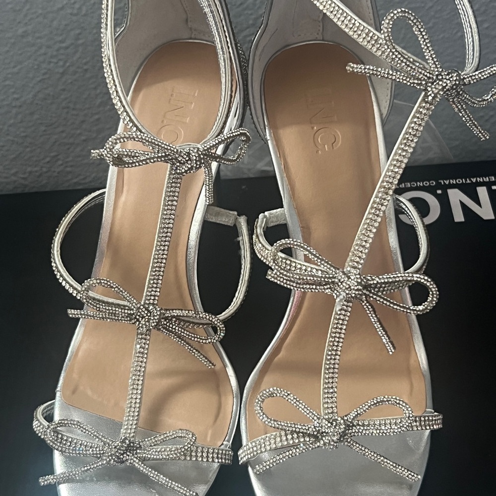 INC Women's Nolino Beaded Bow T-Strap Dress Sandals - Picture 4 of 6